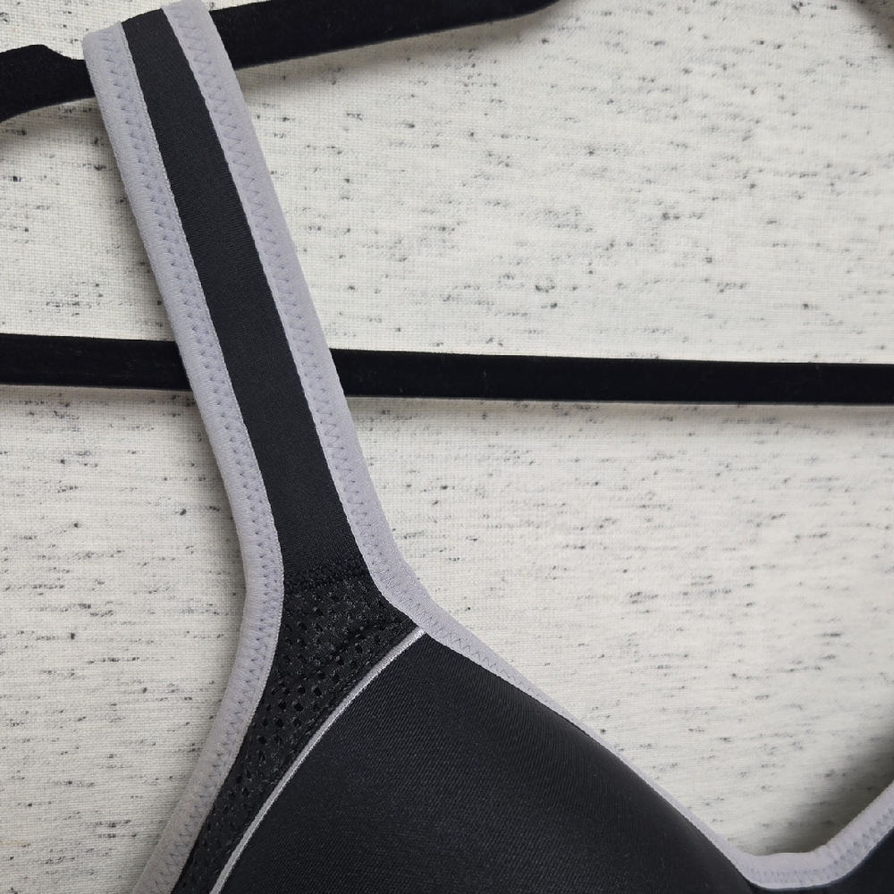 Wacoal Black and Gray Contour High Impact Sports Bra - Picture 3 of 7